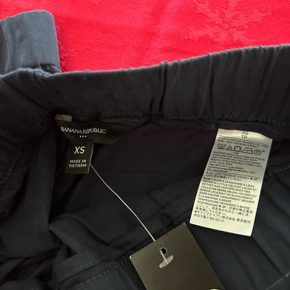 Banana Republic Factory Cargo Jogger - Picture 3 of 3